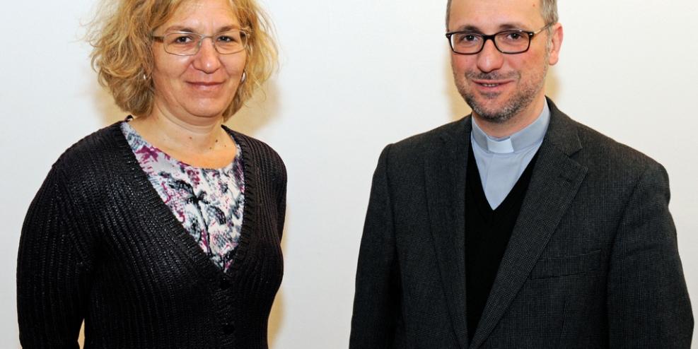 Prof. Dr. Claudia Bundschuh (Fachbereich Sozialwesen, Hochschule Niederrhein) und Generalvikar Dr. Stefan Heße (Ernannter Erzbischof von Hamburg)