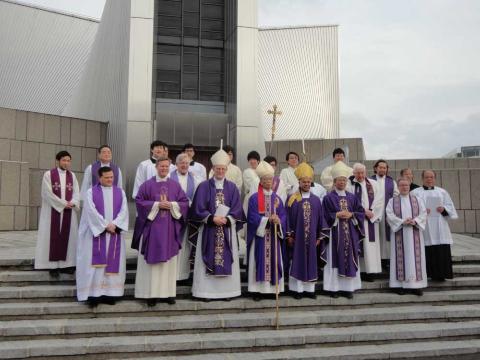 Kardinal Woelki bei seinem Tokio-Besuch 2016 vor der Marien-Kathedrale. Kardinal Woelki bei seinem Tokio-Besuch 2016 vor der Marien-Kathedrale.