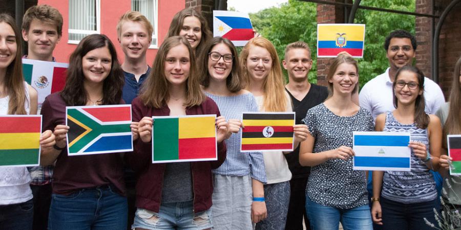 Kindermissionswerk 'Die Sternsinger' und missio entsenden 14 Freiwillige ins Auslandsjahr