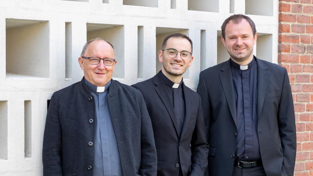 Die Priesterweihekandidaten (v.l.): Christian Gawenda, Francesco Tabacco und Marek Osiecki