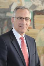 Finanzdirektor Hermann J. Schon Finanzdirektor Hermann J. Schon