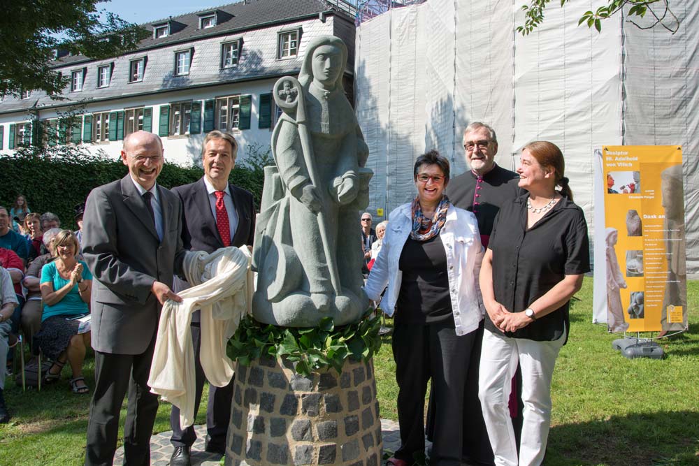 Feierliche Enthüllung der Adelheid-Statue | Erzbistum Köln