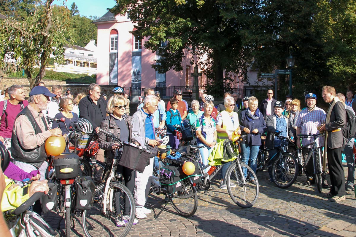 Fahrrad, Landschaft und Kultur im Sonnenschein Erzbistum