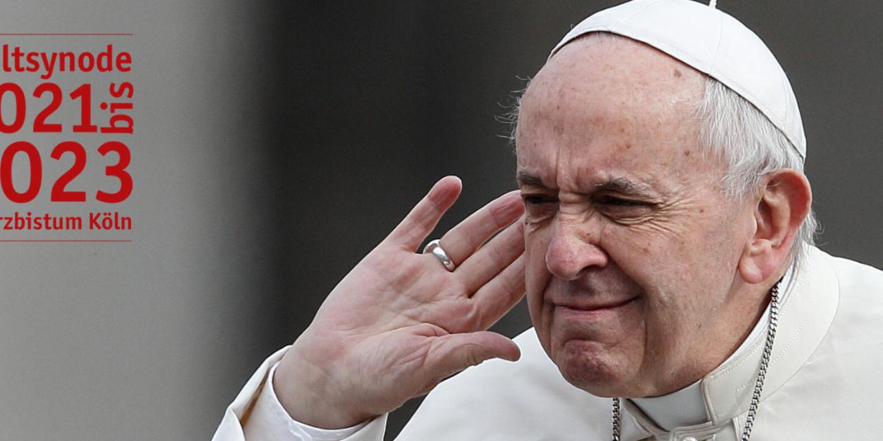 Bischofssynode 2023: Papst Franziskus hört zu