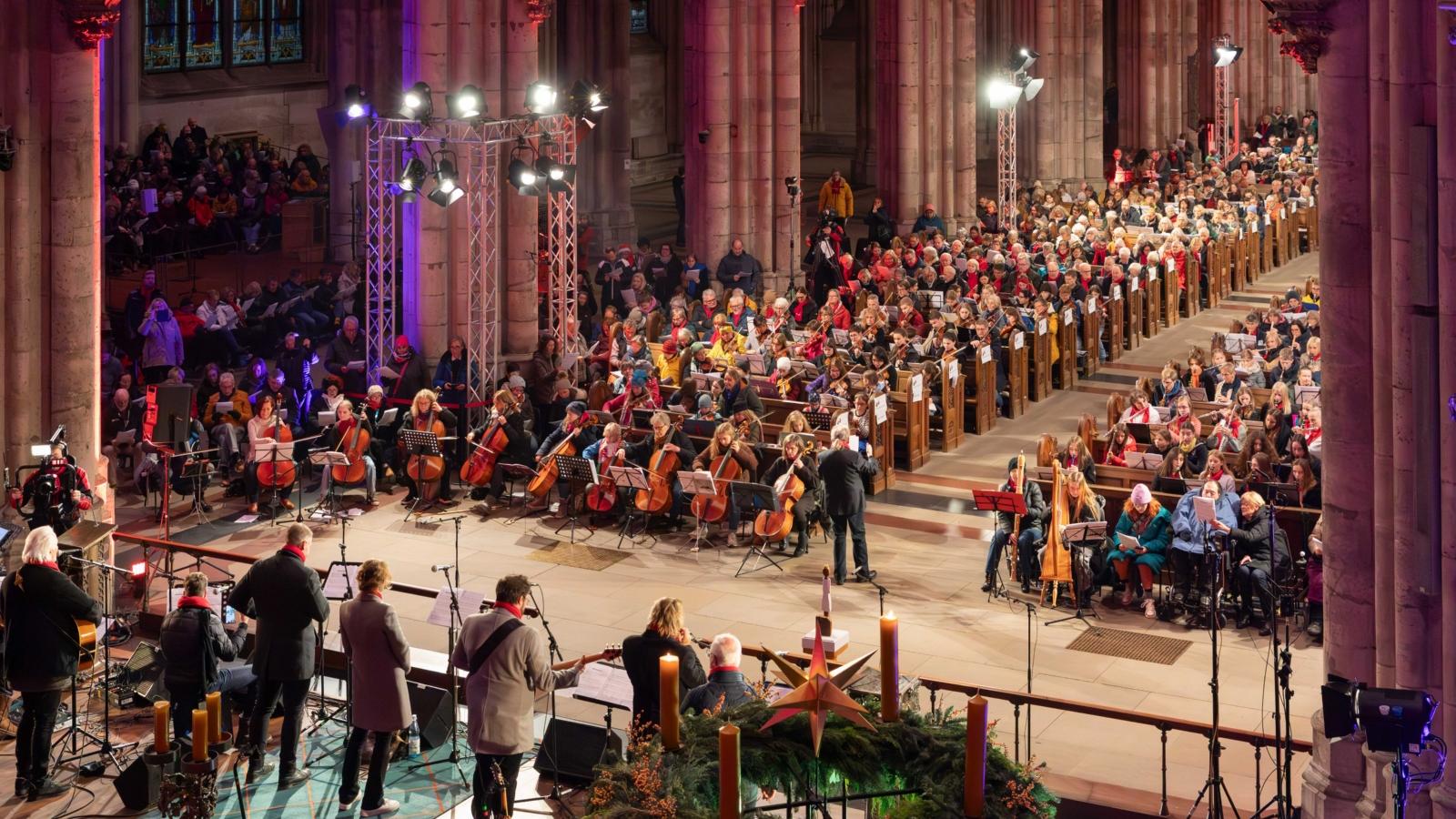 Zur gemeinsamen Feier der Adventszeit erlebt am 2. Advent das Adventsmitspielkonzert im Kölner Dom seine 15. Auflage.