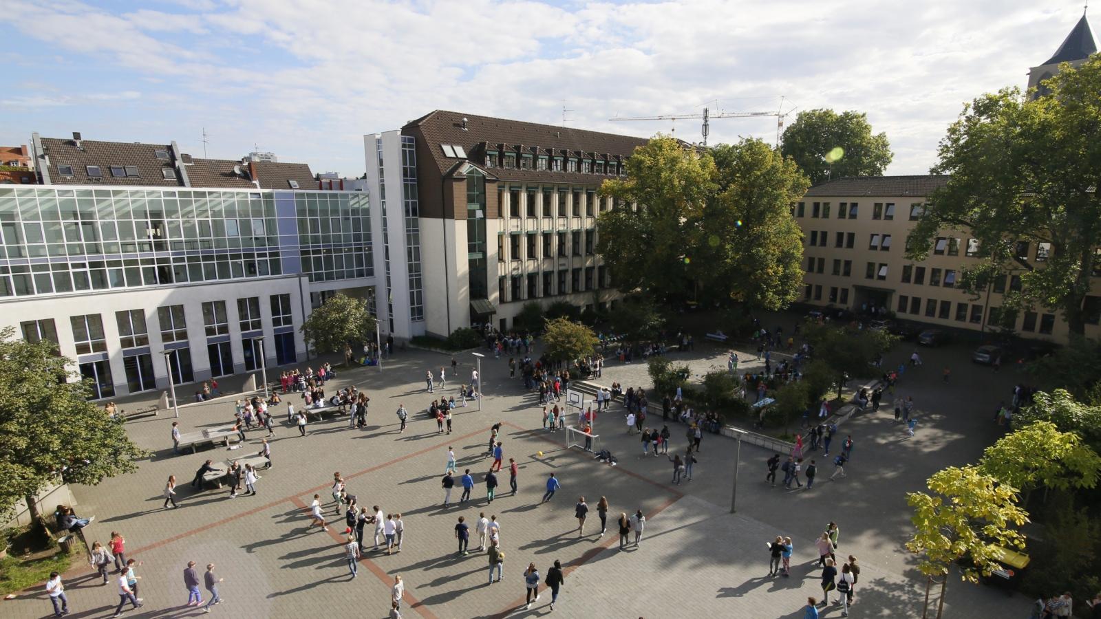 Gymnasium für Mädchen Realschule mit Mädchen- und Jungenklassen Ex-Bild-DB-ID: 25515