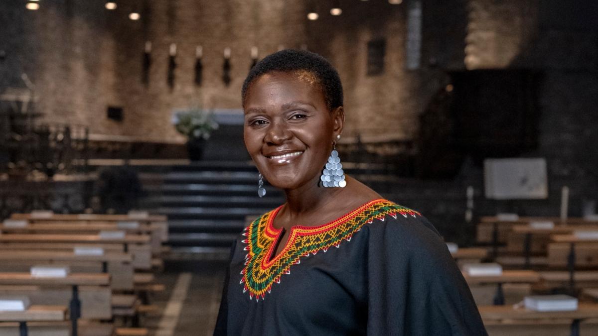 Interview mit Maforr Laura Tinzoh. Die Bilder dürfen nur im Zusammenhang mit dem Finanzbericht 2025 verwendet werden.