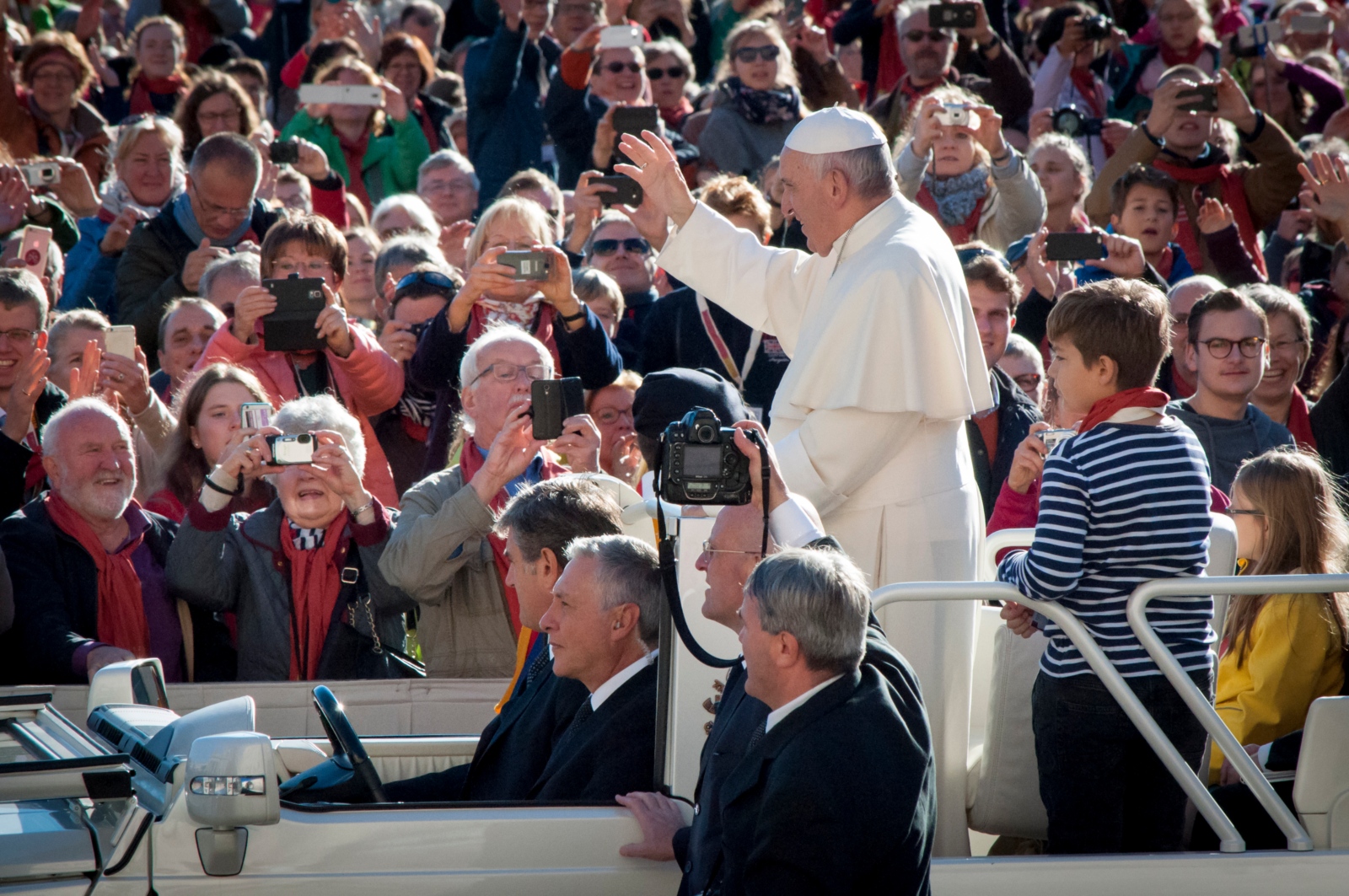 Vom Dom nach Rom Domwallfahrt des Erzbistums Köln vom 10.-15.10.2016 Papstaudienz auf dem Petersplatz Ex-Bild-DB-ID: 21987