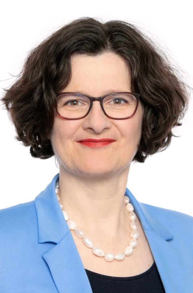 Dr.  Ursula  Krohn