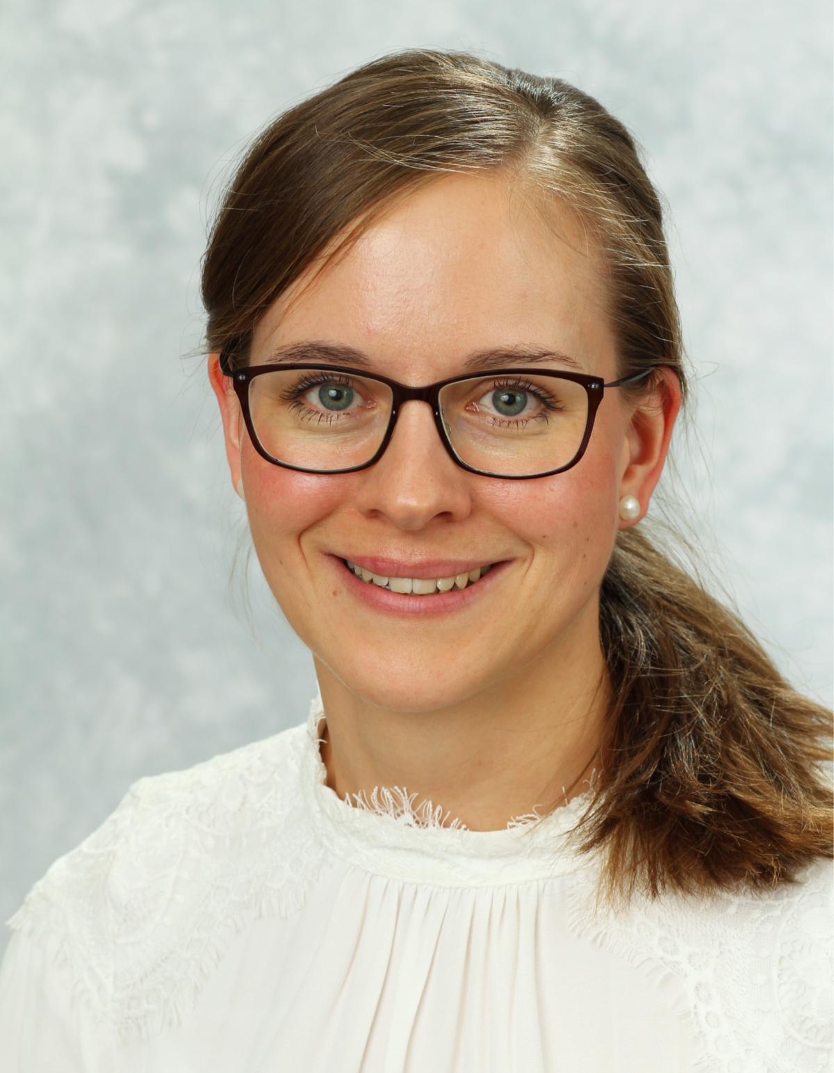Dr. Nina Frenzel