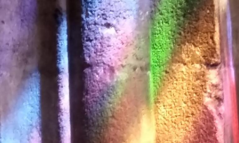 Richterfenster_Reflektionen auf Säule-Ausschnitt